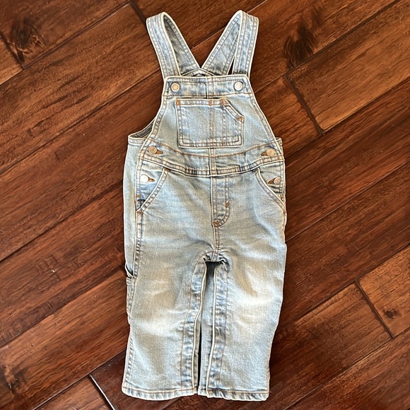 Girls bundle Cat & Jack leggings, jeans, and overalls, 18-24m - Picture 5 of 5